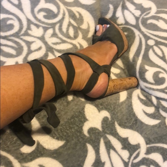 Dolce & Gabbana designer cork and suede wrap heels - Picture 8 of 8